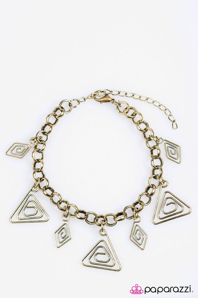 Paparazzi ♥ You A-MAZE Me! - Brass ♥ Bracelet
