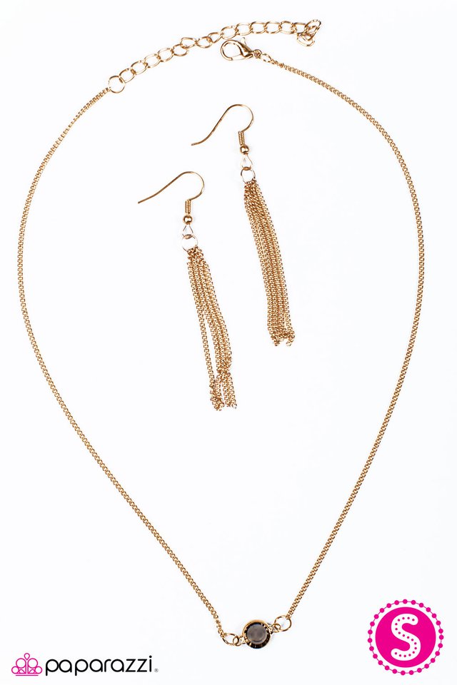 Paparazzi ♥ Stay GLASSY - Gold ♥ Necklace