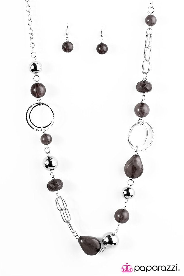 Paparazzi ♥ Glam Grotto - Black ♥ Necklace