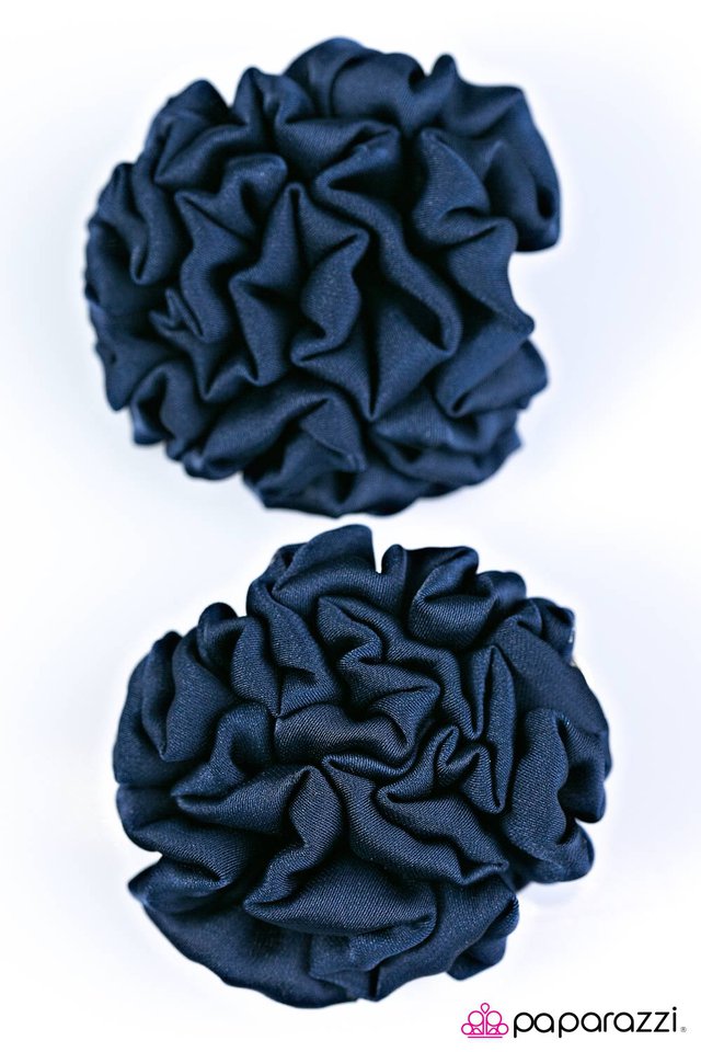 Paparazzi ♥ Best Of Me - Blue ♥ Hair Clip