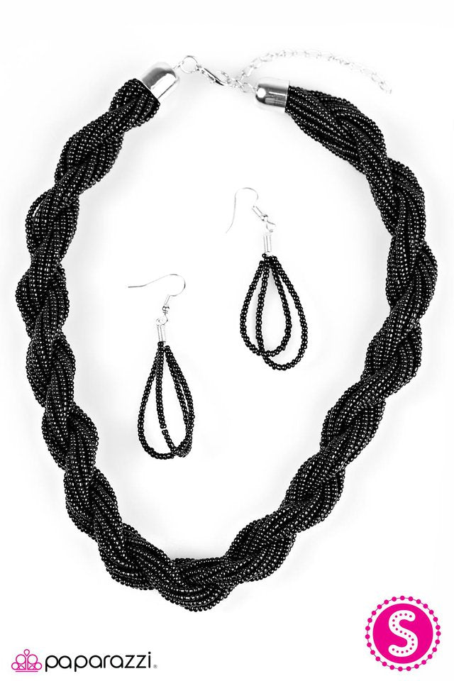 Paparazzi ♥ Tropical Twist - Black ♥ Necklace
