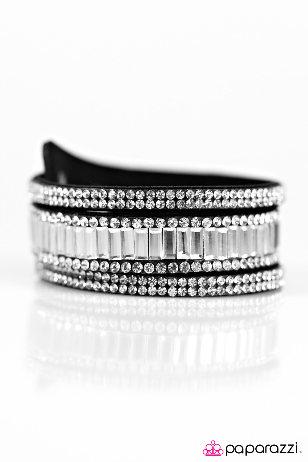 Paparazzi ♥ First Class Shimmer - Black ♥ Bracelet