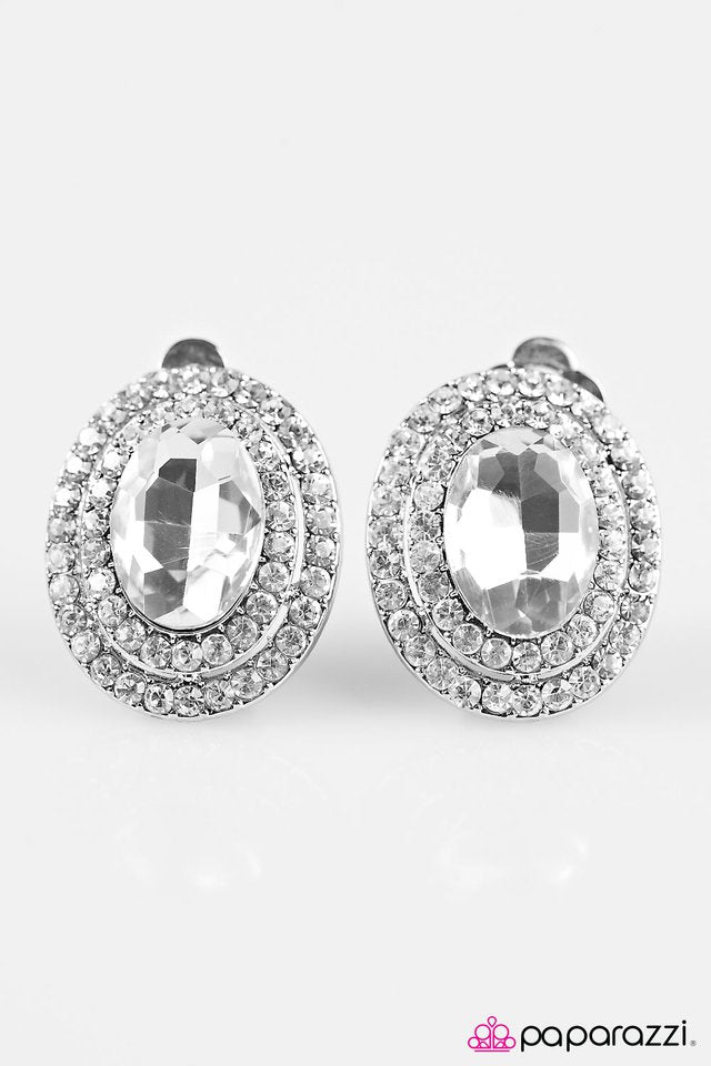 Paparazzi ♥ All For The Shimmer - White ♥ Clip-On