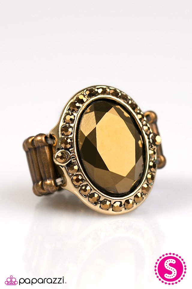 Paparazzi ♥ Strike A JUXTAPOSE - Brass ♥ Ring
