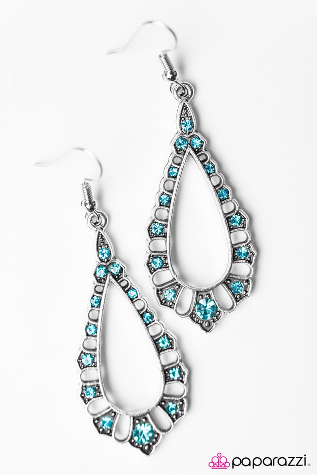 Paparazzi ♥ Girl Glam - Blue ♥ Earrings