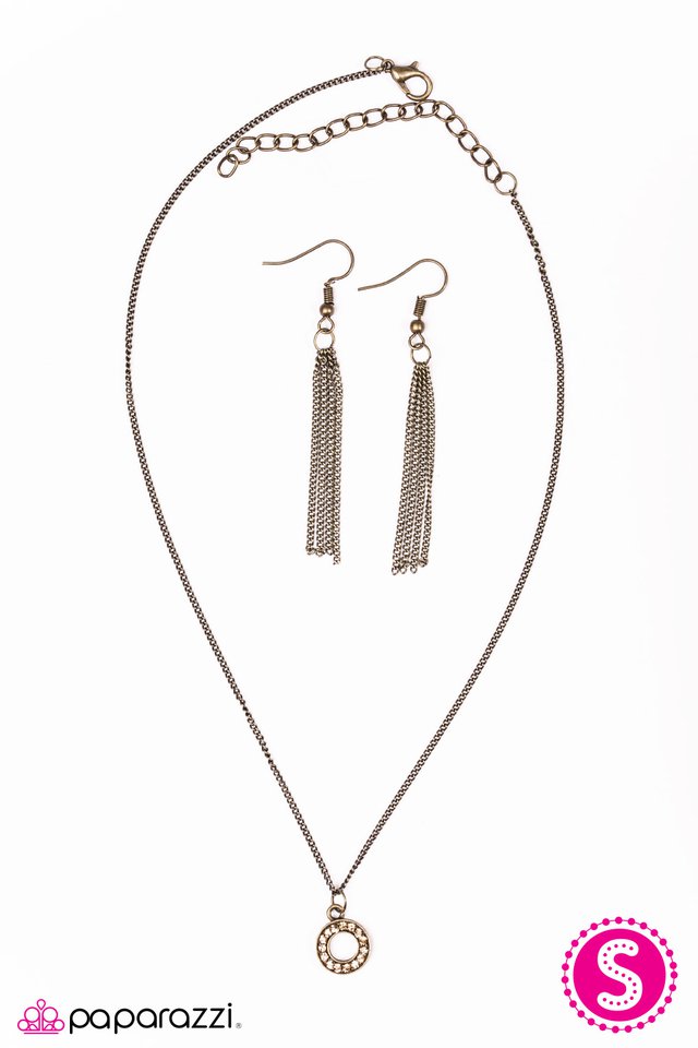 Paparazzi ♥ The One That Got Away - Brass ♥ Necklace