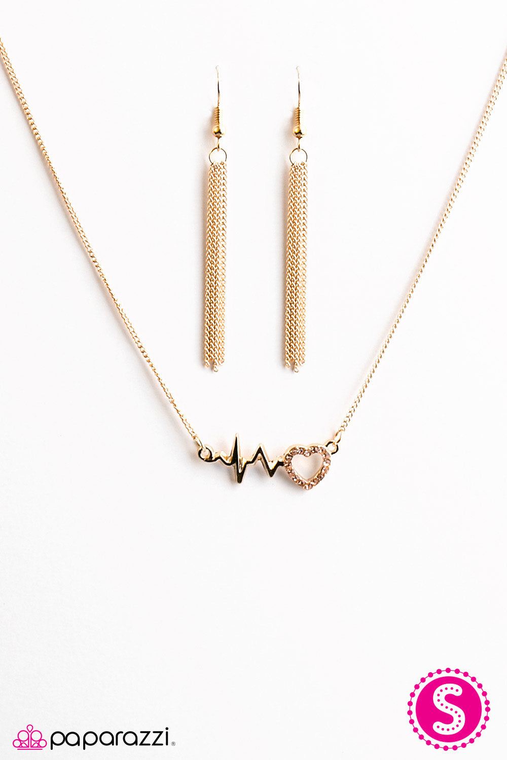 Paparazzi ♥ HEARTBEAT Street - Gold ♥ Necklace