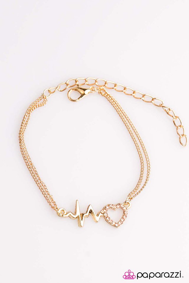 Paparazzi ♥ Skipping Beats - Gold ♥ Bracelet