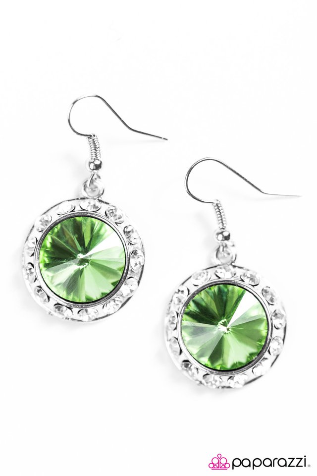 Paparazzi ♥ Turn On The Sparkle - Green ♥ Earrings