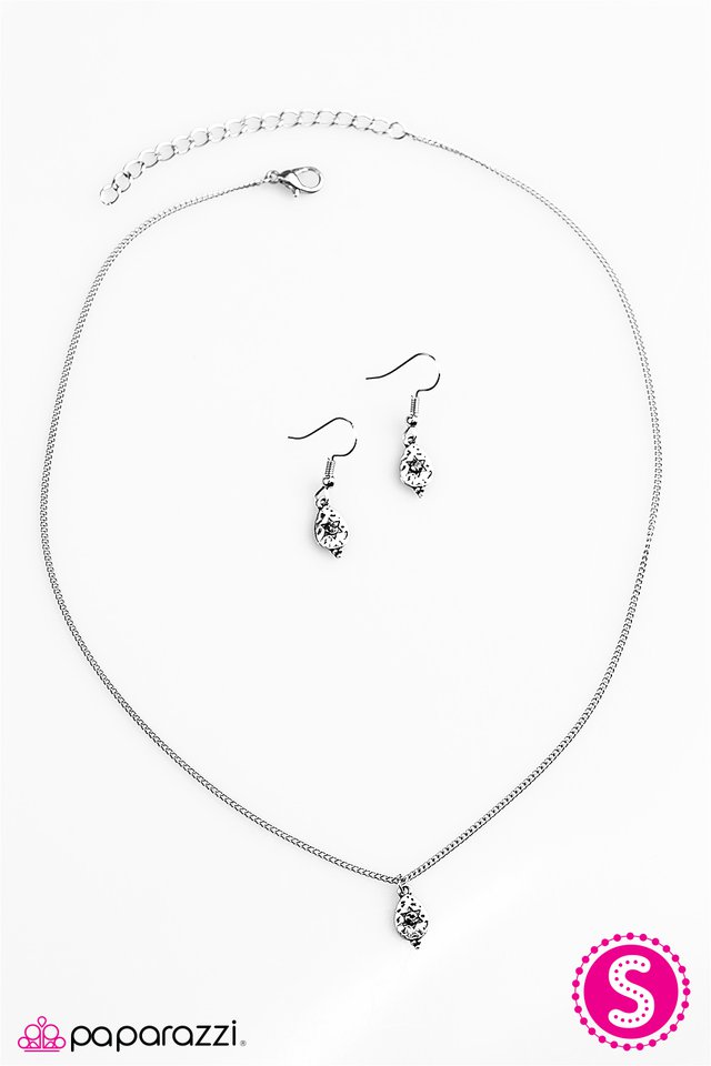 Paparazzi ♥ Shine Your Brightest - Silver ♥ Necklace