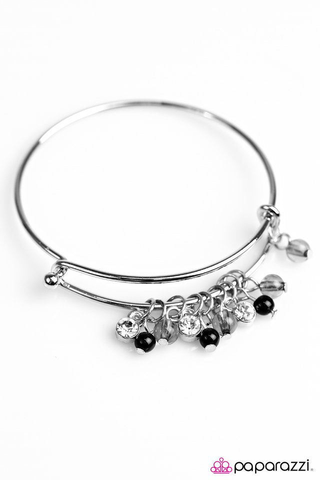 Paparazzi ♥ Spring Sensation - Black ♥ Bracelet