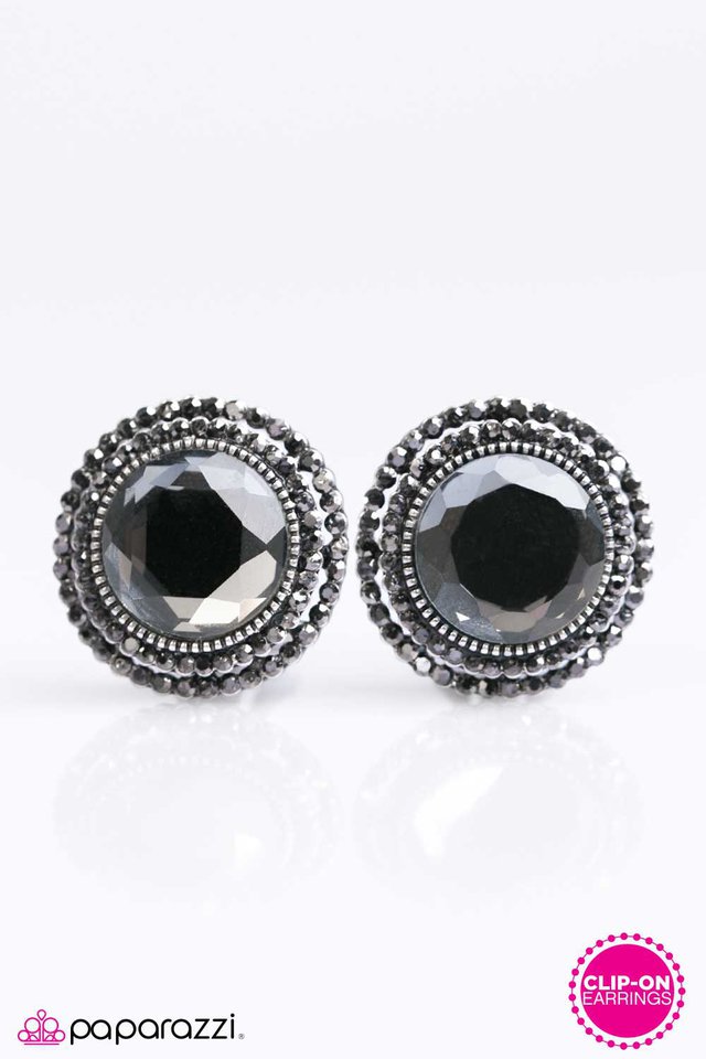 Paparazzi ♥ Are You GLISTENING? - Silver ♥ Clip-On