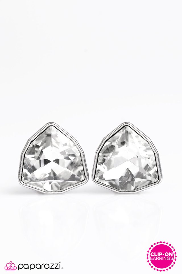 Paparazzi ♥ Lady LUXE - White ♥ Clip-On