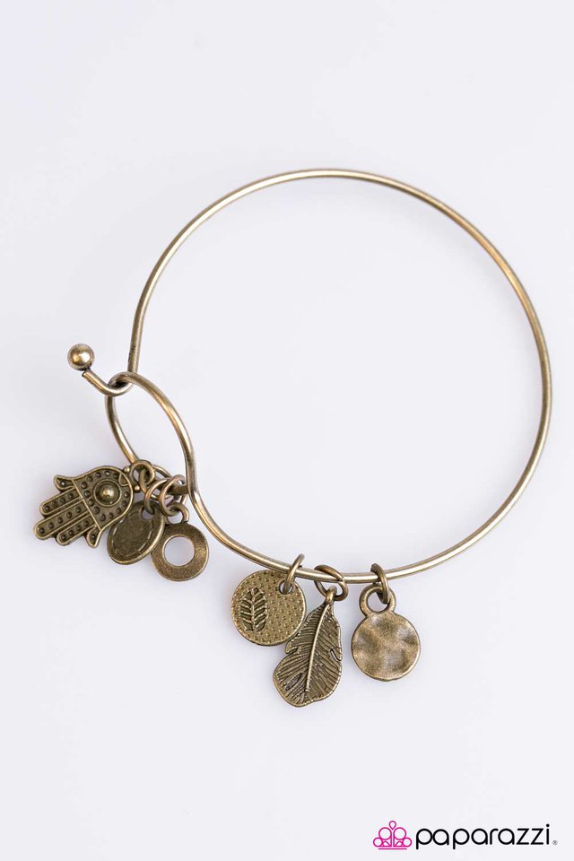 Paparazzi ♥ Everything Zen - Brass ♥ Bracelet