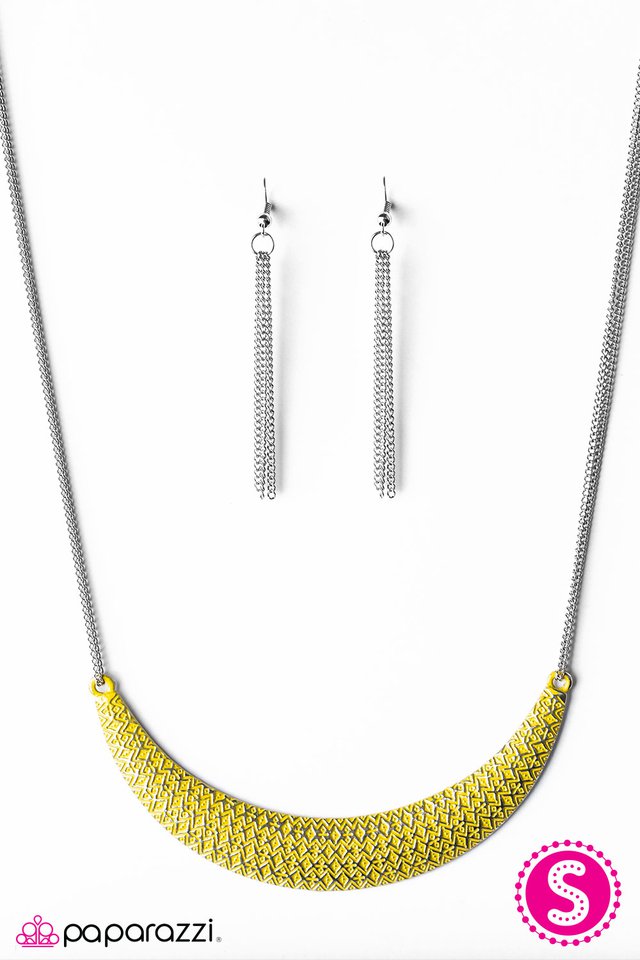 Paparazzi ♥ MOONsoon Season - Yellow ♥ Necklace