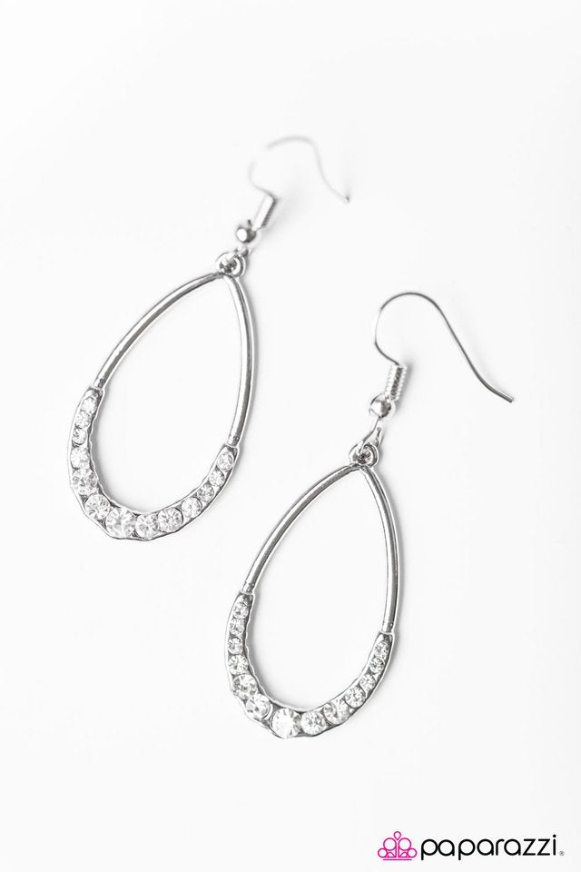 Paparazzi ♥ Kiss The Girl - White ♥ Earrings