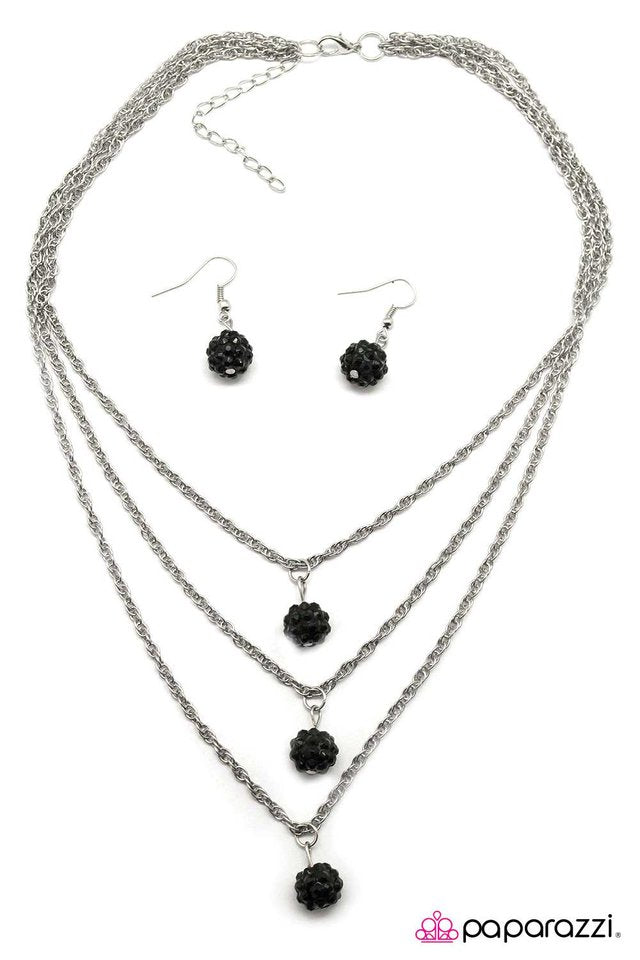 Paparazzi ♥ Stroke of Midnight - Black ♥ Necklace