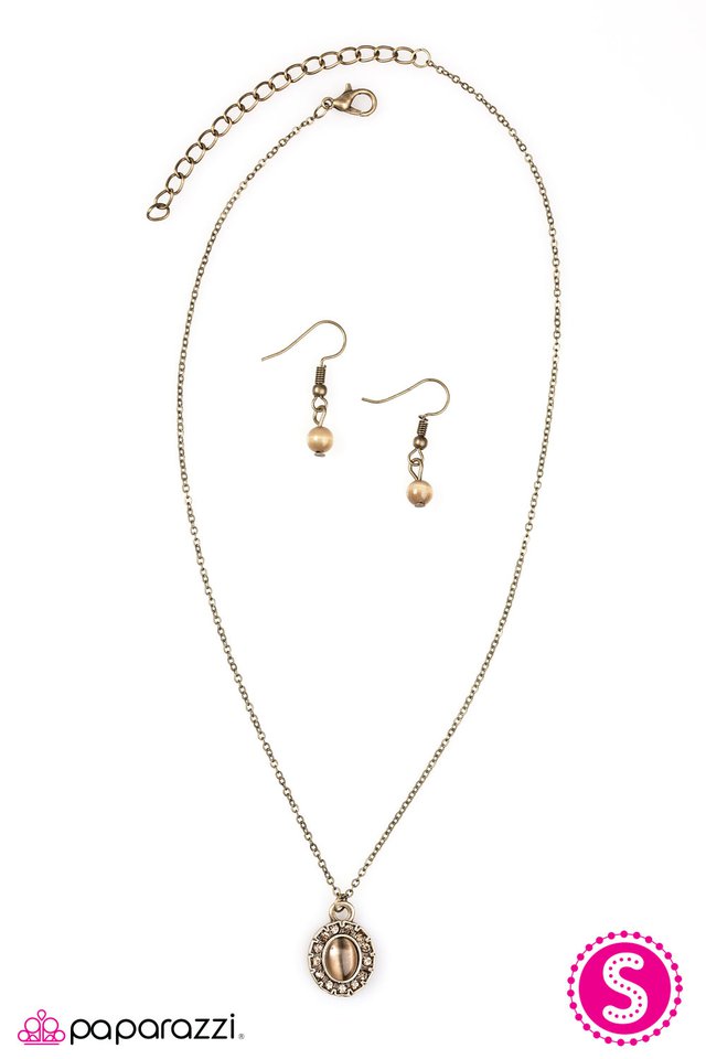 Paparazzi ♥ Moon Garden - Brass ♥ Necklace