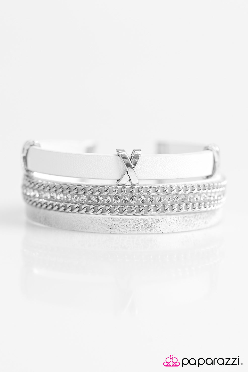 Paparazzi ♥ Go The X-tra Mile - White ♥ Bracelet