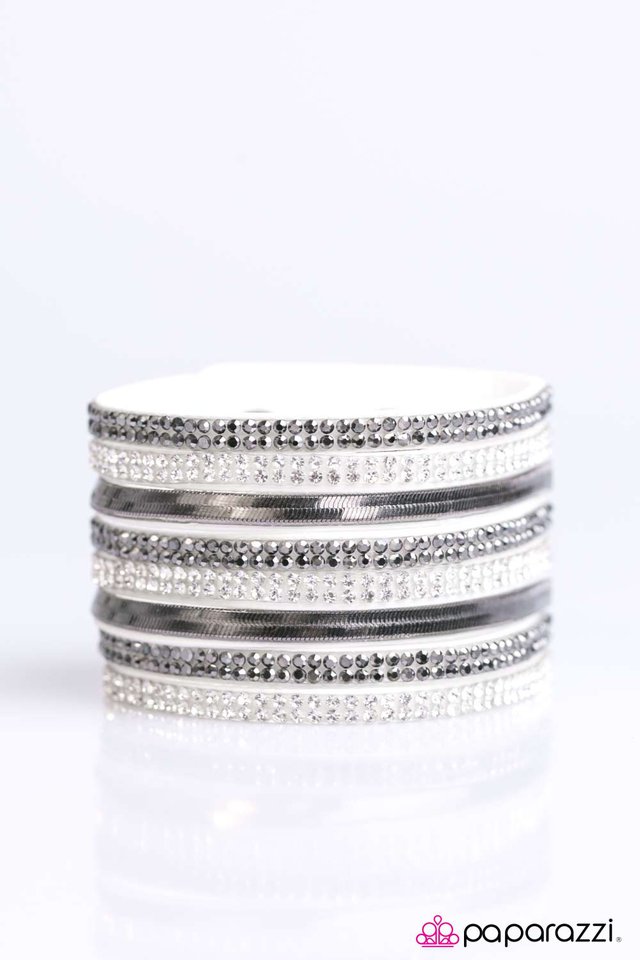 Paparazzi ♥ Thriller - White ♥ Bracelet