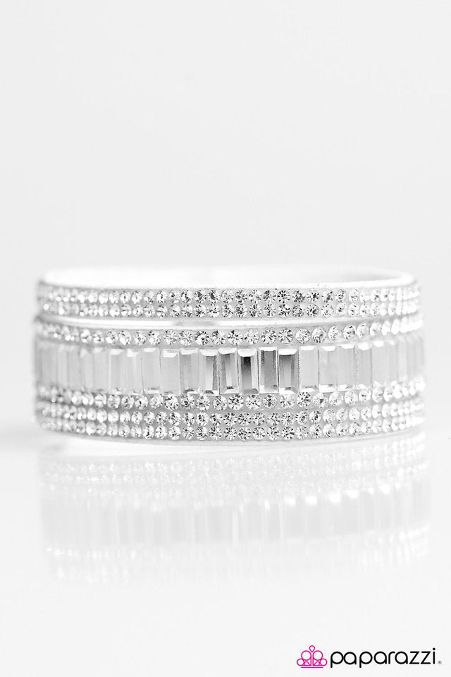 Paparazzi ♥ First Class Shimmer - White ♥ Bracelet
