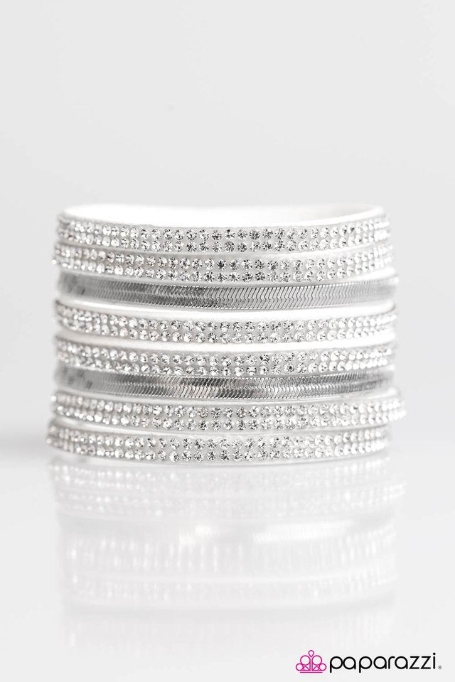 Paparazzi ♥ Thriller - White ♥ Bracelet