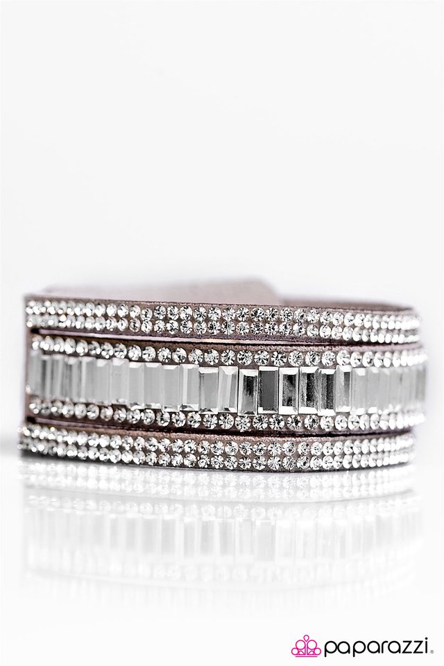 Paparazzi ♥ First Class Shimmer - Silver ♥ Bracelet
