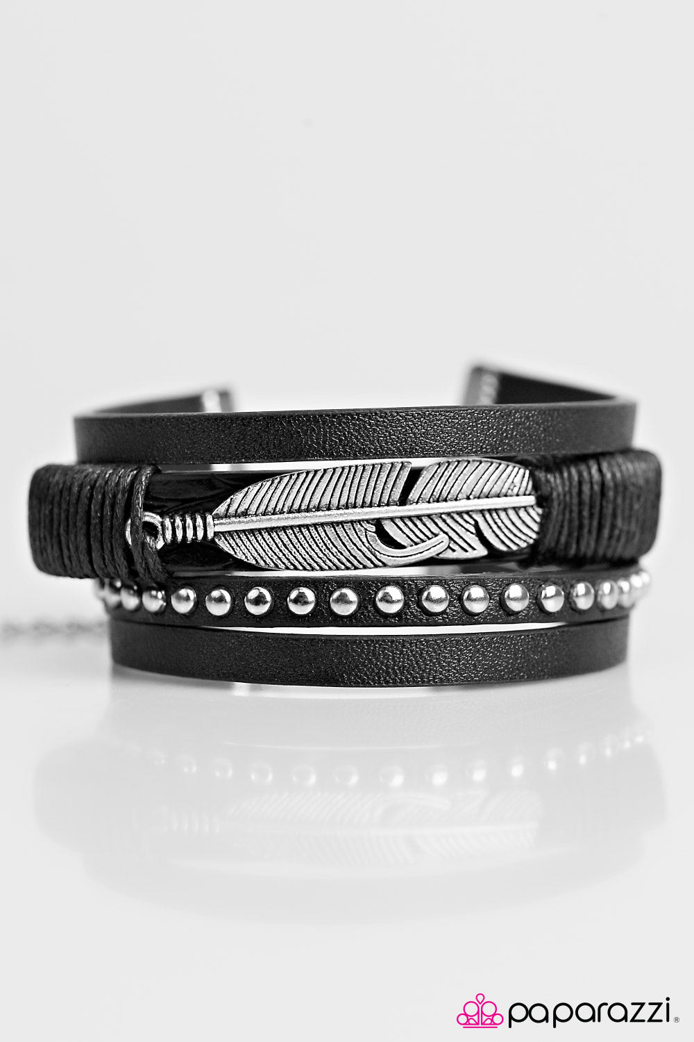 Paparazzi ♥ A Leading FLIGHT - Black ♥ Bracelet