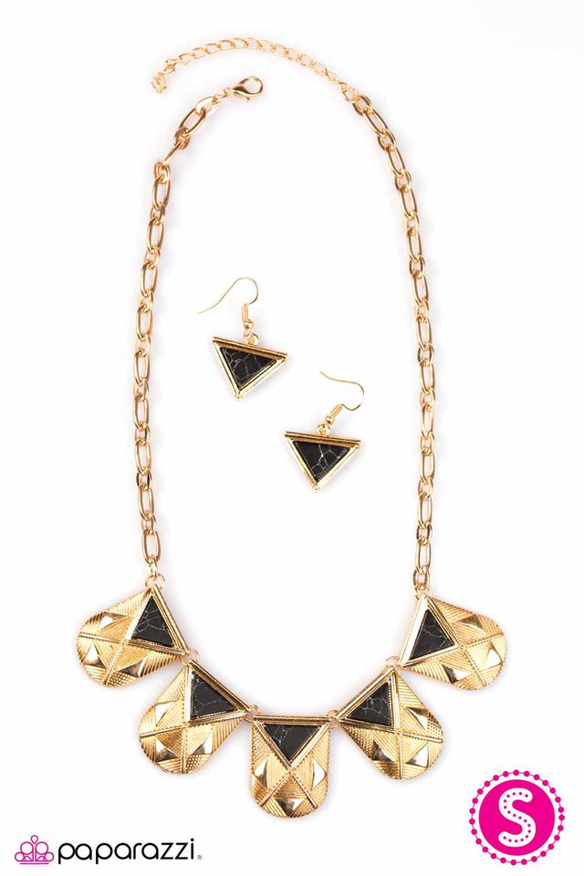 Paparazzi ♥ So AMAZON-ing! - Gold ♥ Necklace