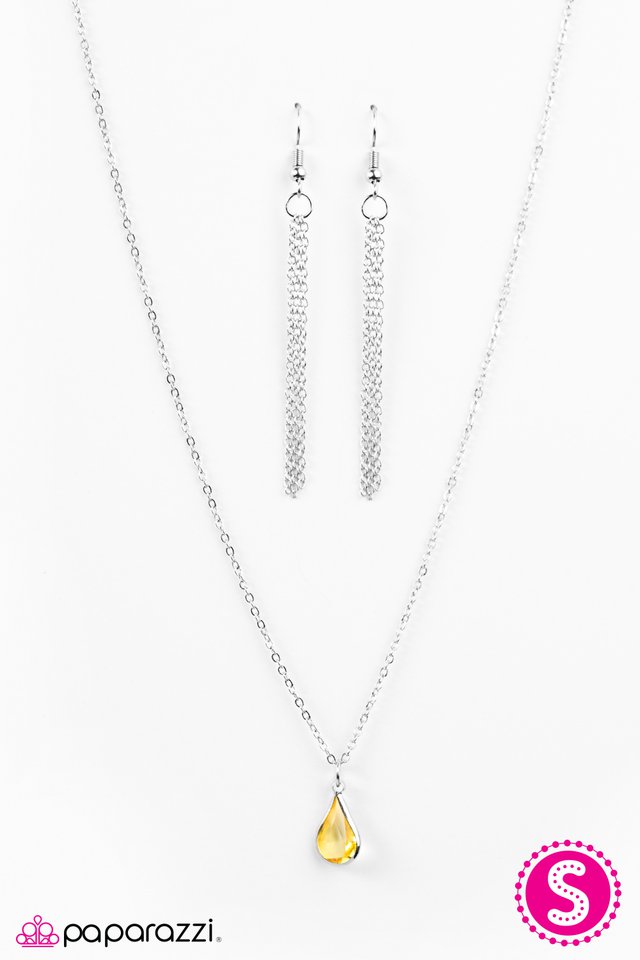 Paparazzi ♥ Drop Of Daylight - Yellow ♥ Necklace