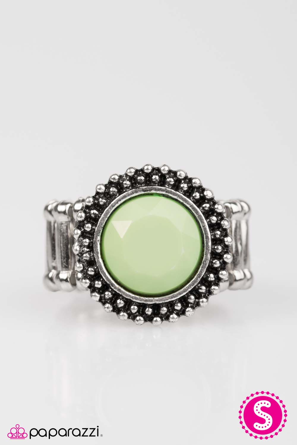 Paparazzi ♥ Busy As A BEAD - Green ♥ Ring