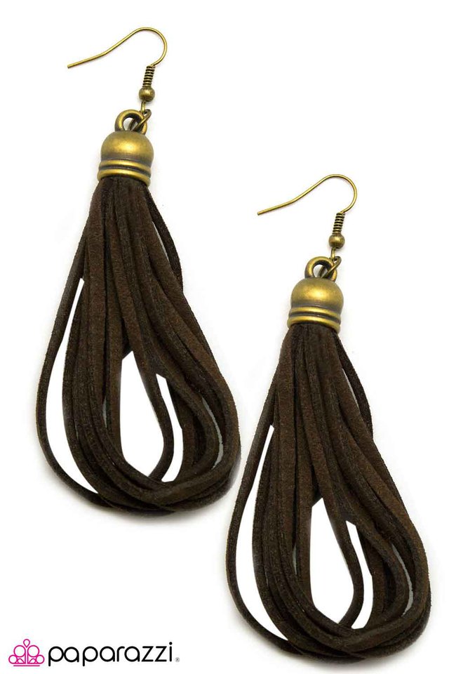 Paparazzi ♥ Swaying Alive - Brass ♥ Earrings