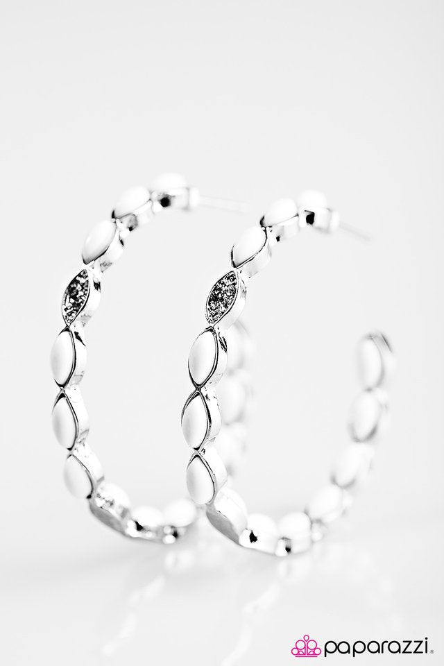 Paparazzi ♥ Colorful Impressions - White ♥ Earrings