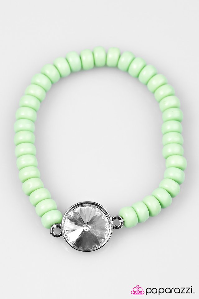 Paparazzi ♥ Easy On The Shimmer - Green ♥ Bracelet