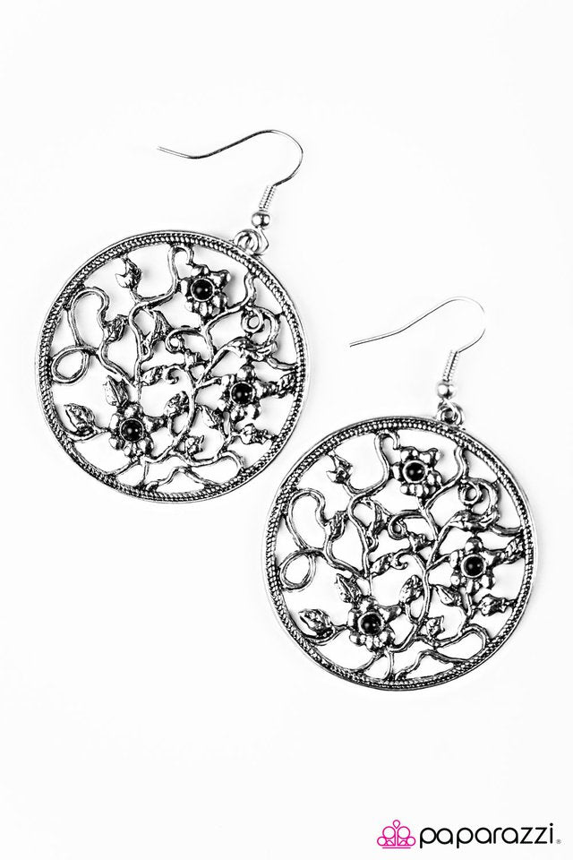 Paparazzi ♥ An Enchanted Forest - Black ♥ Earrings