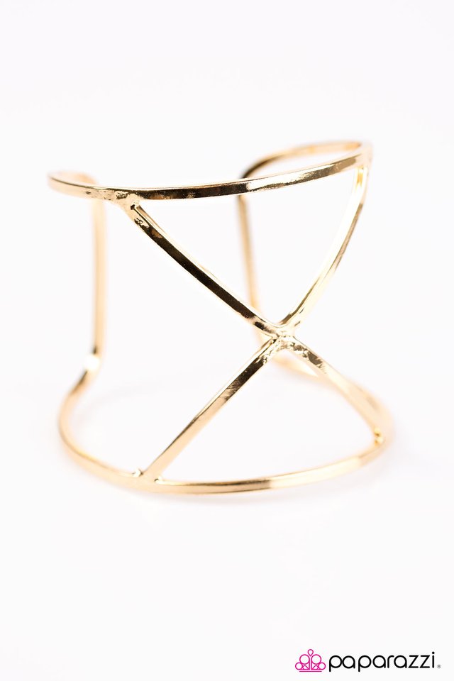 Paparazzi ♥ Totally Unde-NILE-able - Gold ♥ Bracelet