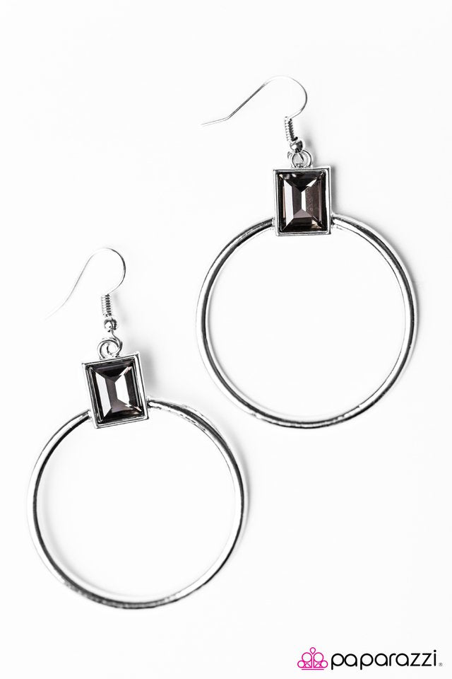 Paparazzi ♥ Keep GLEAMing - Silver ♥ Earrings