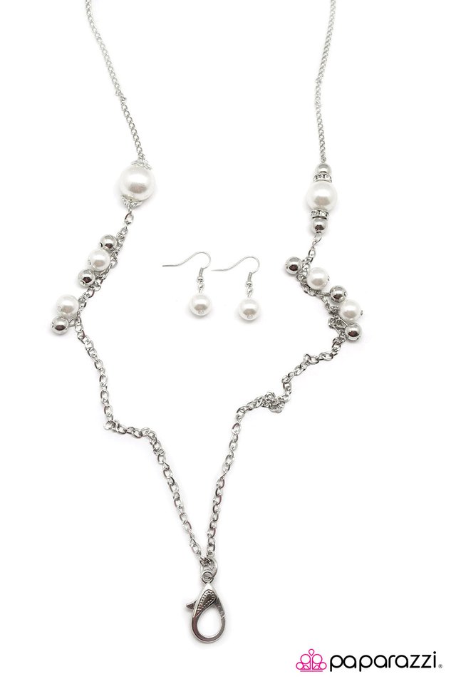 Paparazzi ♥ Professionally Polished - Silver ♥ Necklace