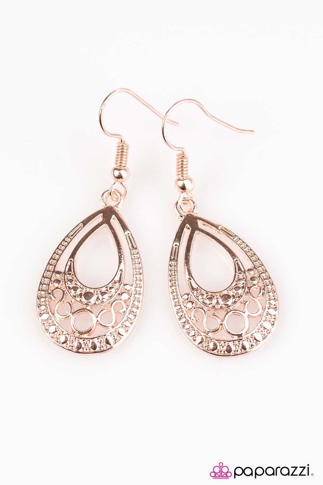 Paparazzi ♥ Desert Rain - Rose Gold ♥ Earrings