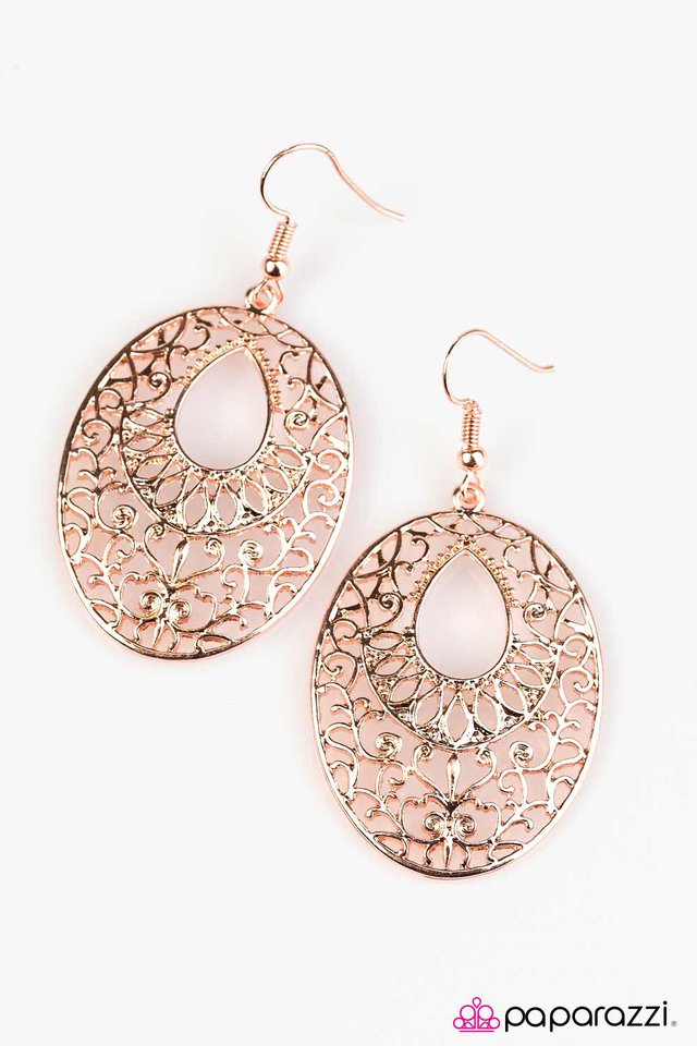 Paparazzi ♥ Regal Code - Rose Gold ♥ Earrings