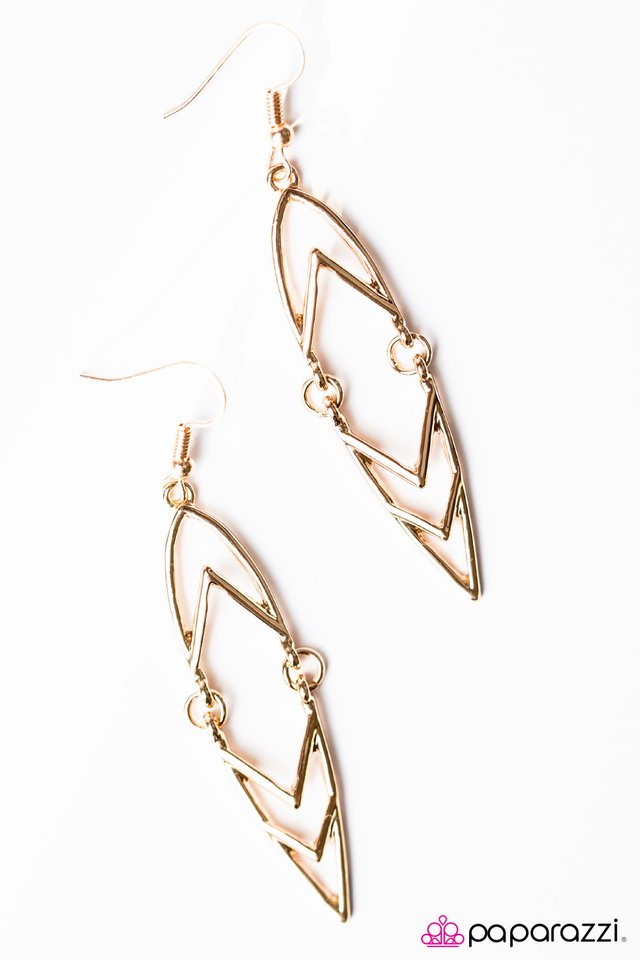 Paparazzi ♥ A High Point - Gold ♥ Earrings