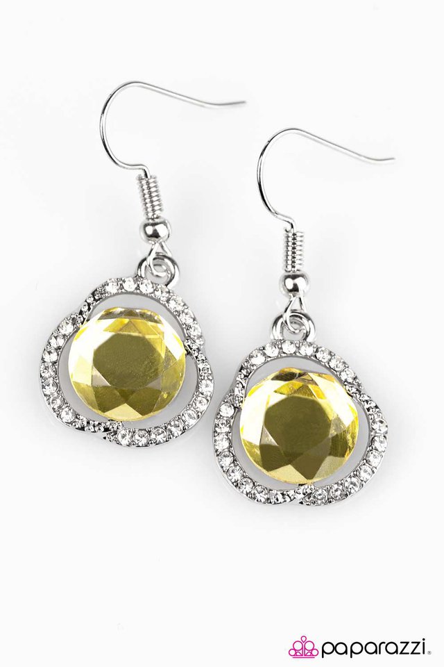 Paparazzi ♥ Princess Poise - Yellow ♥ Earrings