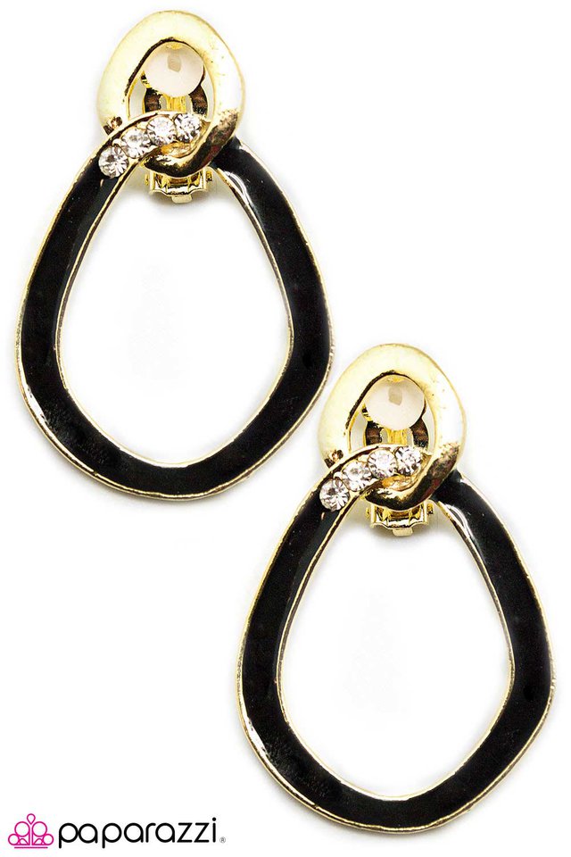 Paparazzi ♥ Through It All - Black ♥ Earrings