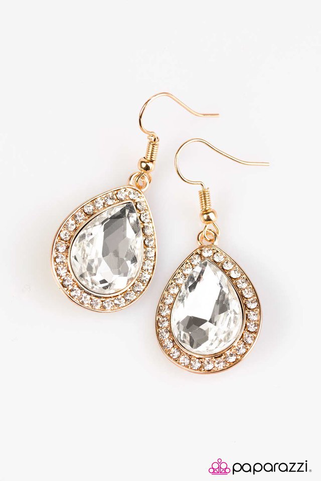 Paparazzi ♥ Are You Sure Thats REGAL? - Gold ♥ Earrings