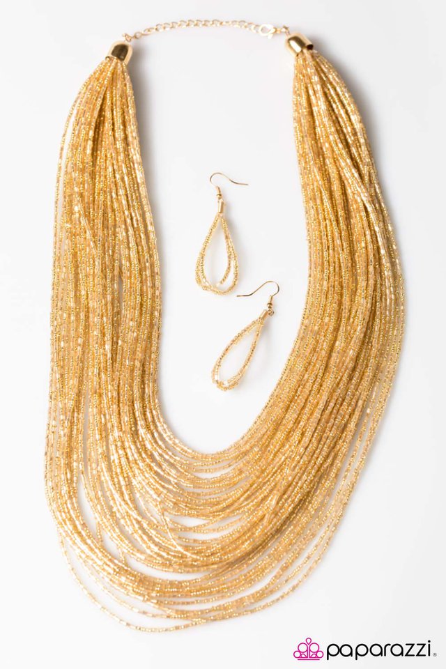 Paparazzi ♥ Ice Storm - Gold ♥ Necklace