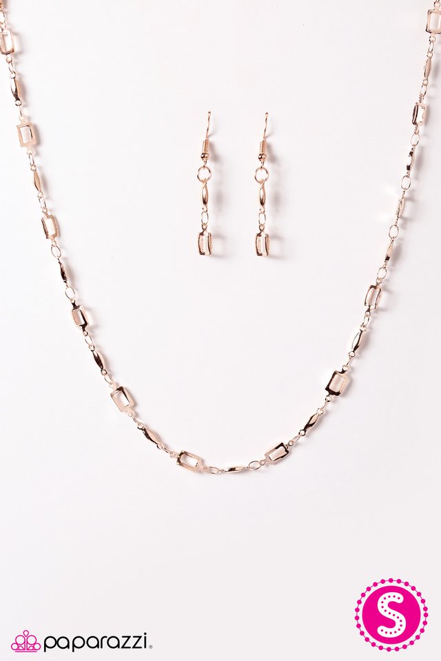 Paparazzi ♥ SQUARE She Goes Again - Rose Gold ♥ Necklace