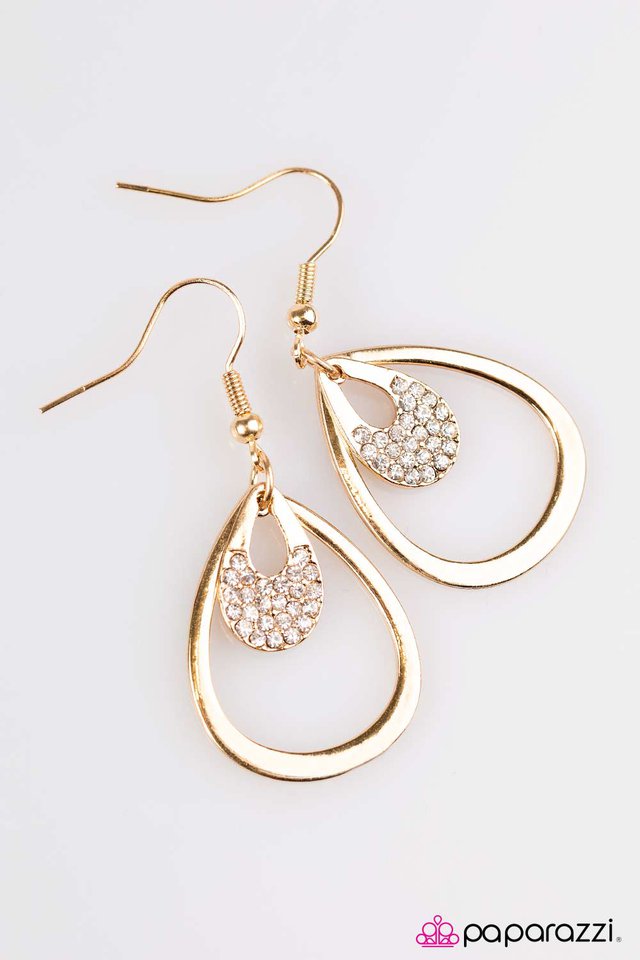 Paparazzi ♥ Light Storm - Gold ♥ Earrings