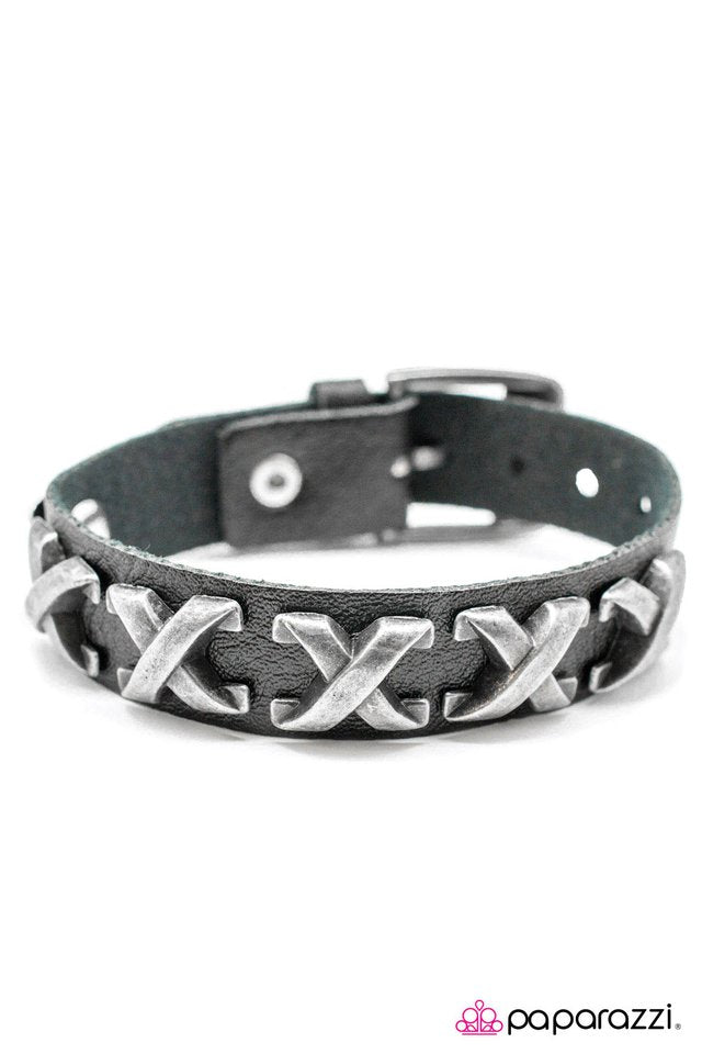 Paparazzi ♥ On the Mark - Black ♥ Bracelet