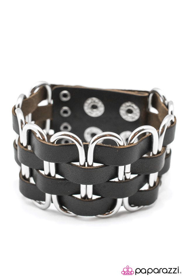 Paparazzi ♥ Weave Between the Lines - Black ♥ Bracelet