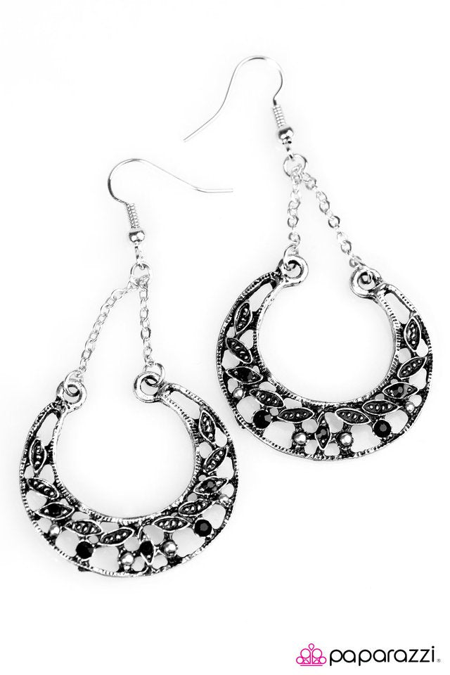 Paparazzi ♥ BEAM On! - Black ♥ Earrings